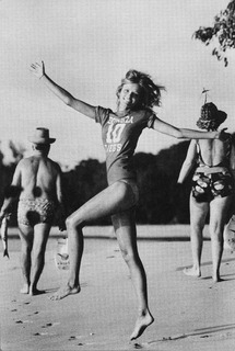 Cheryl Tiegs feet photo 19