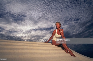 Cheryl Tiegs feet photo 6