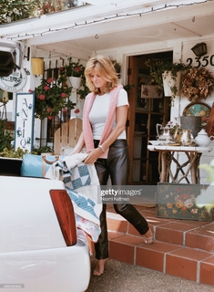 Cheryl Tiegs feet photo 18