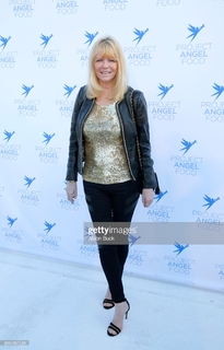 Cheryl Tiegs feet photo 12