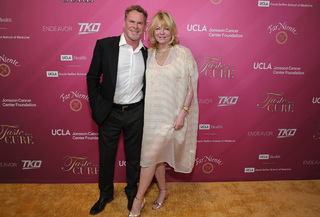 Cheryl Tiegs feet photo 6