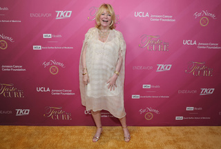 Cheryl Tiegs feet photo 4