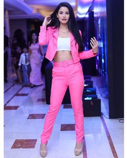 Chetna Pande feet photo 11