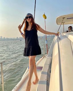 Chetna Pande feet photo 10