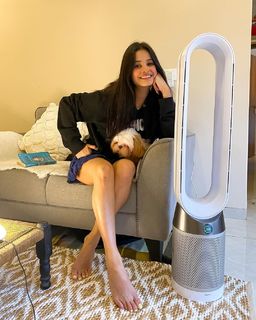 Chetna Pande feet photo 3