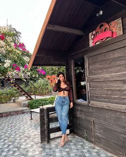 Chetna Pande feet photo 13