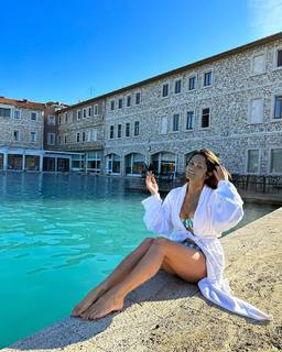 Chetna Pande feet photo 10