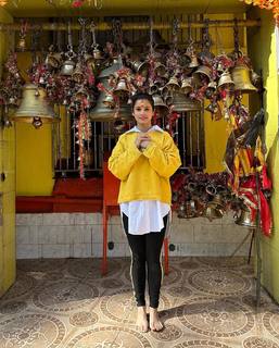 Chetna Pande feet photo 3
