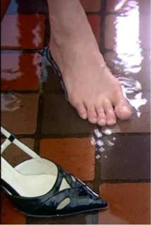 Chi-Ling Lin feet photo 11