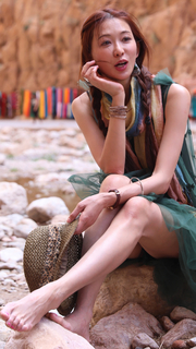 Chi-Ling Lin feet photo 9