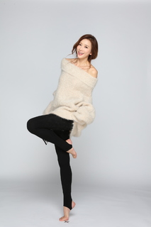 Chi-Ling Lin feet photo 2