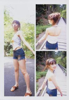 Chiaki Kuriyama feet photo thumbnail