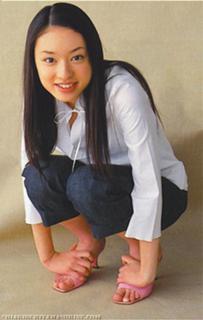 Chiaki Kuriyama feet photo thumbnail
