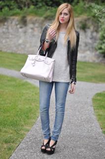 Chiara Ferragni feet photo thumbnail