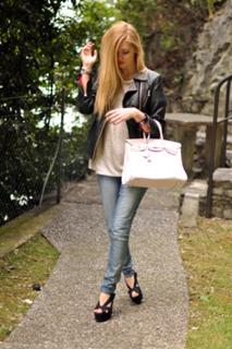 Chiara Ferragni feet photo thumbnail