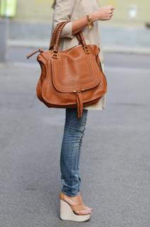 Chiara Ferragni feet photo thumbnail