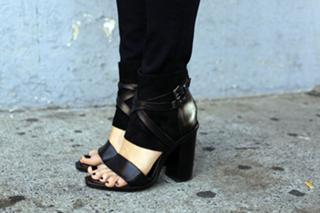 Chiara Ferragni feet photo thumbnail