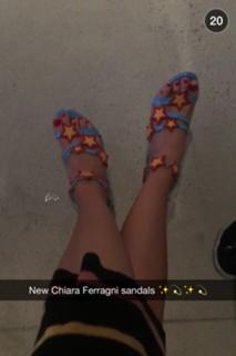 Chiara Ferragni feet photo thumbnail
