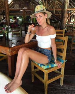 Chiara Ferragni feet photo thumbnail