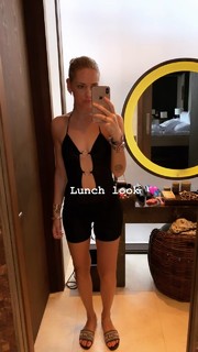 Chiara Ferragni feet photo thumbnail