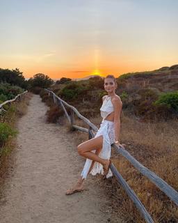 Chiara Ferragni feet photo thumbnail