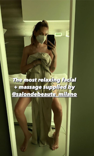 Chiara Ferragni feet photo thumbnail