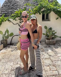 Chiara Ferragni feet photo thumbnail