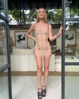 Chiara Ferragni feet photo thumbnail
