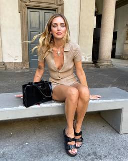 Chiara Ferragni feet photo thumbnail
