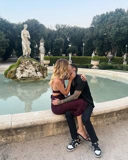Chiara Ferragni feet photo thumbnail