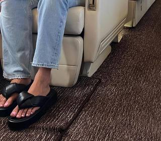 Chiara Ferragni feet photo thumbnail