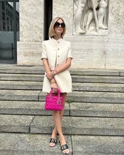 Chiara Ferragni feet photo thumbnail