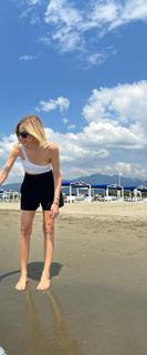 Chiara Ferragni feet photo thumbnail