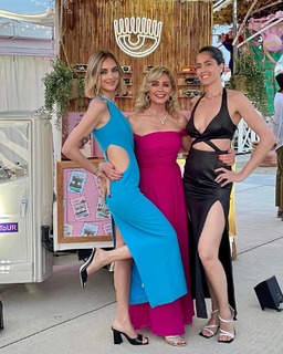 Chiara Ferragni feet photo thumbnail