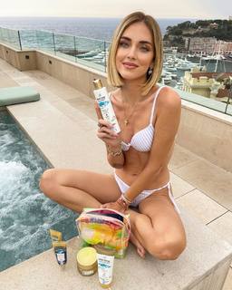 Chiara Ferragni feet photo thumbnail