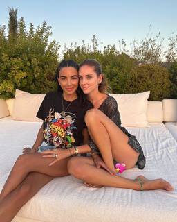 Chiara Ferragni feet photo thumbnail