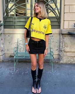 Chiara Ferragni feet photo thumbnail