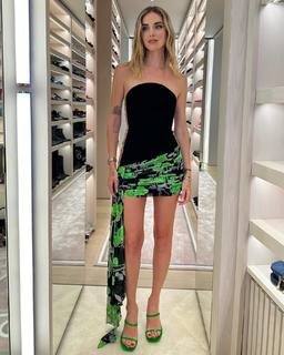Chiara Ferragni feet photo thumbnail