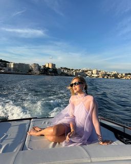 Chiara Ferragni feet photo thumbnail
