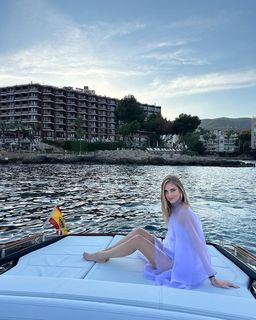 Chiara Ferragni feet photo thumbnail