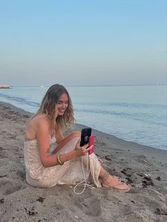 Chiara Ferragni feet photo thumbnail