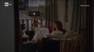 Chiara Francini feet photo thumbnail