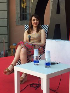 Chiara Francini feet photo thumbnail