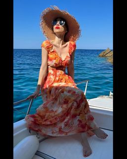 Chiara Francini feet photo thumbnail