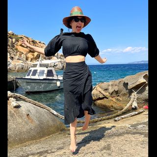 Chiara Francini feet photo thumbnail