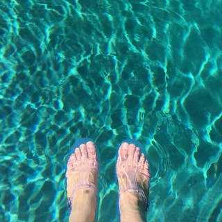 China Chow feet photo 5