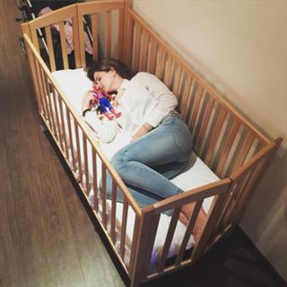 China Suárez feet photo thumbnail