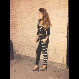 China Suárez feet photo thumbnail