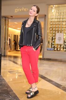 China Suárez feet photo thumbnail