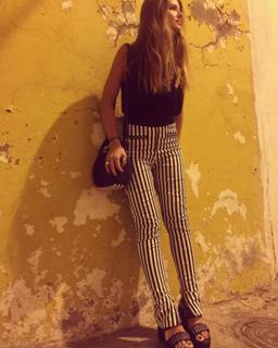 China Suárez feet photo thumbnail